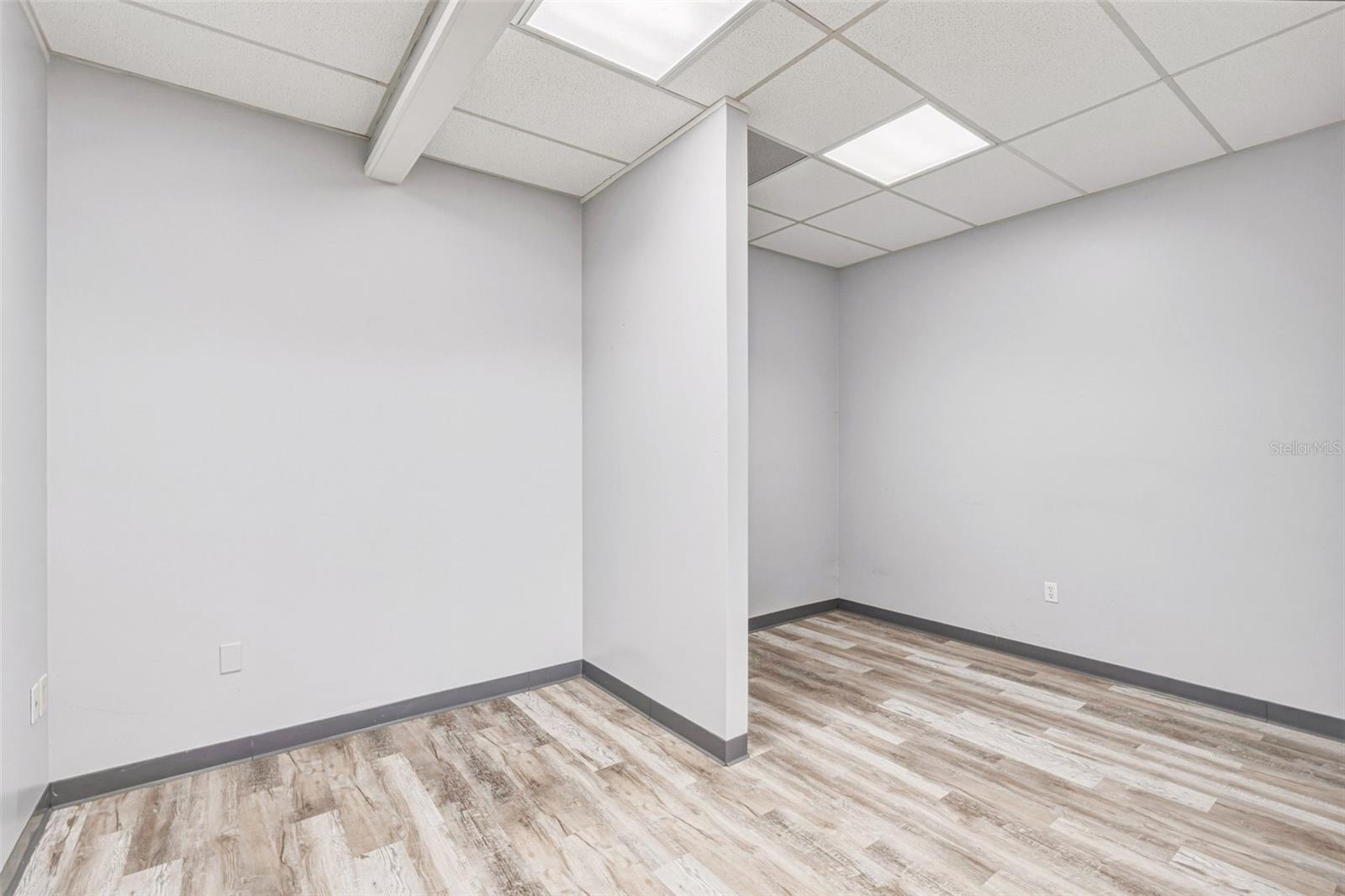 BAY VIEW MANOR - Commercial Sale