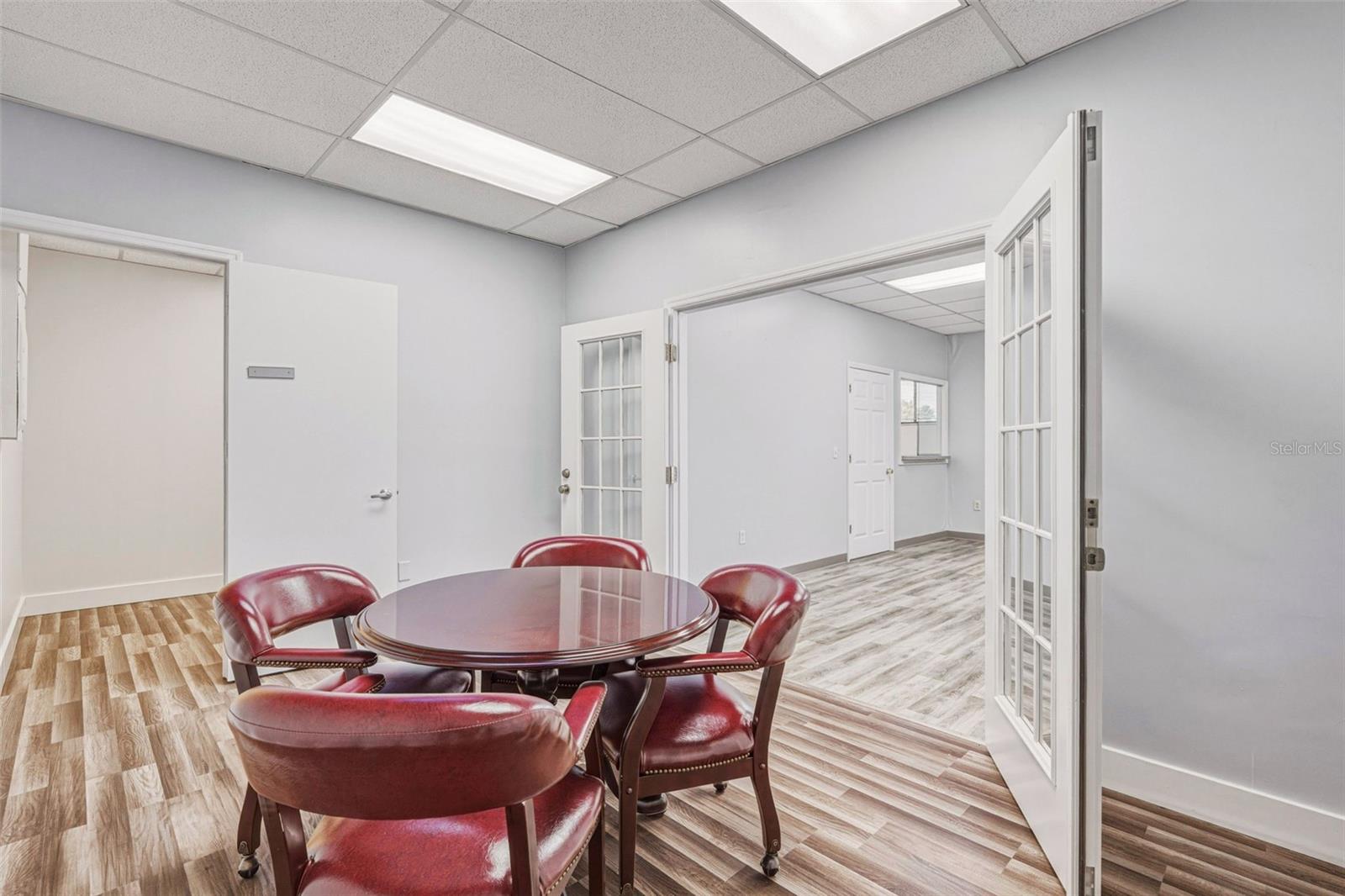 BAY VIEW MANOR - Commercial Sale