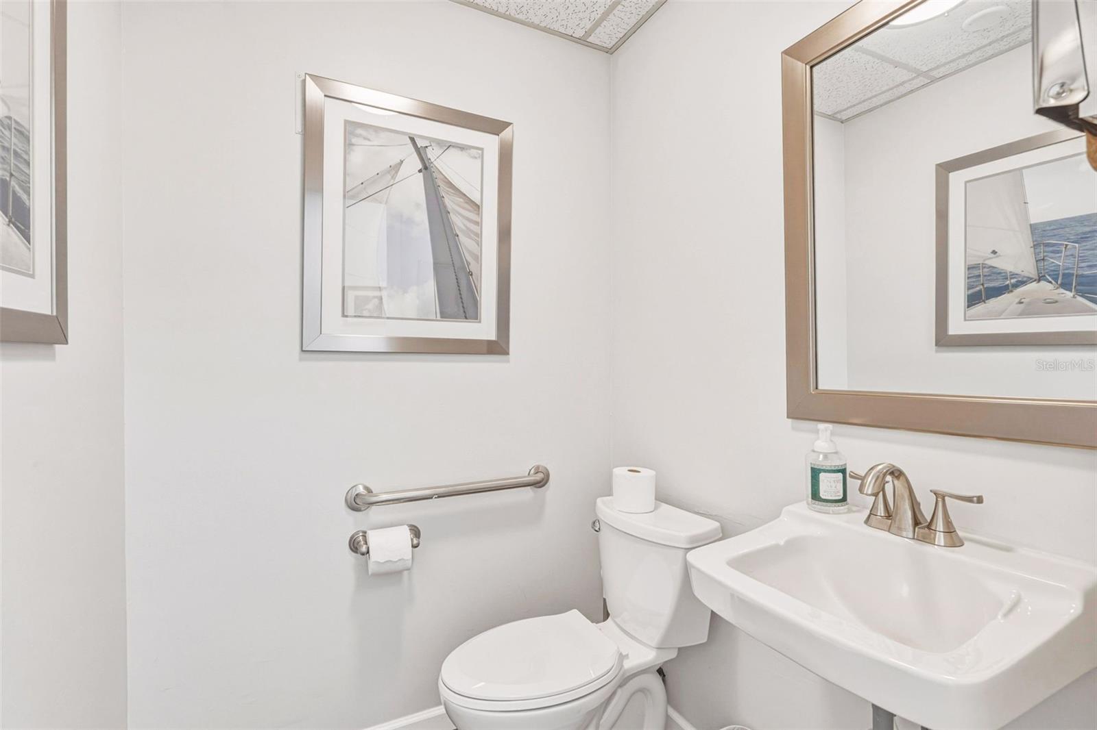 BAY VIEW MANOR - Commercial Sale