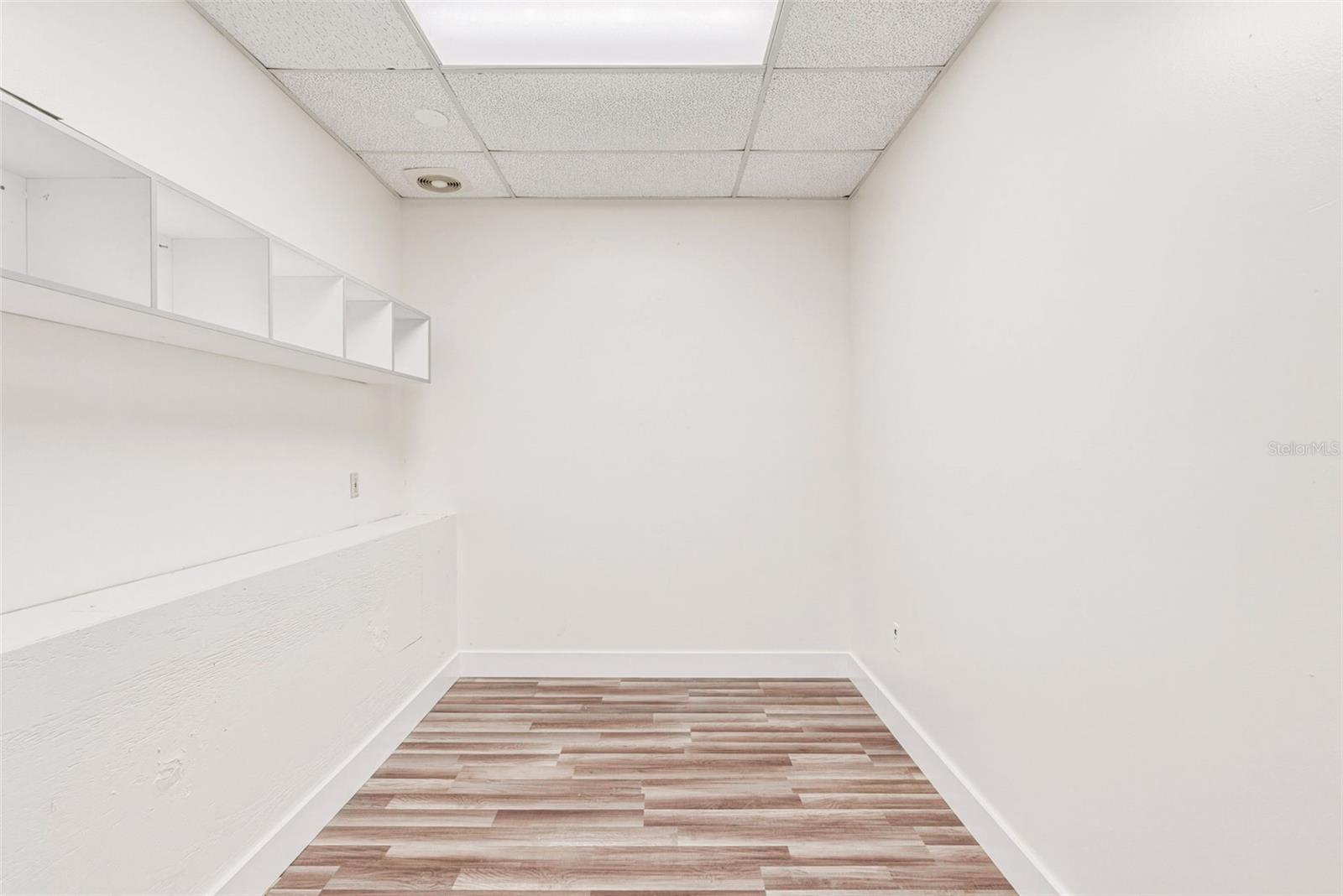 BAY VIEW MANOR - Commercial Sale