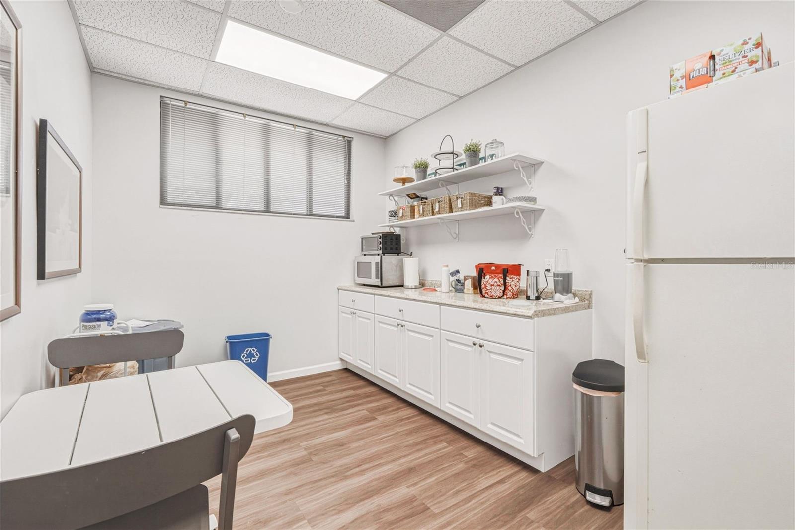 BAY VIEW MANOR - Commercial Sale