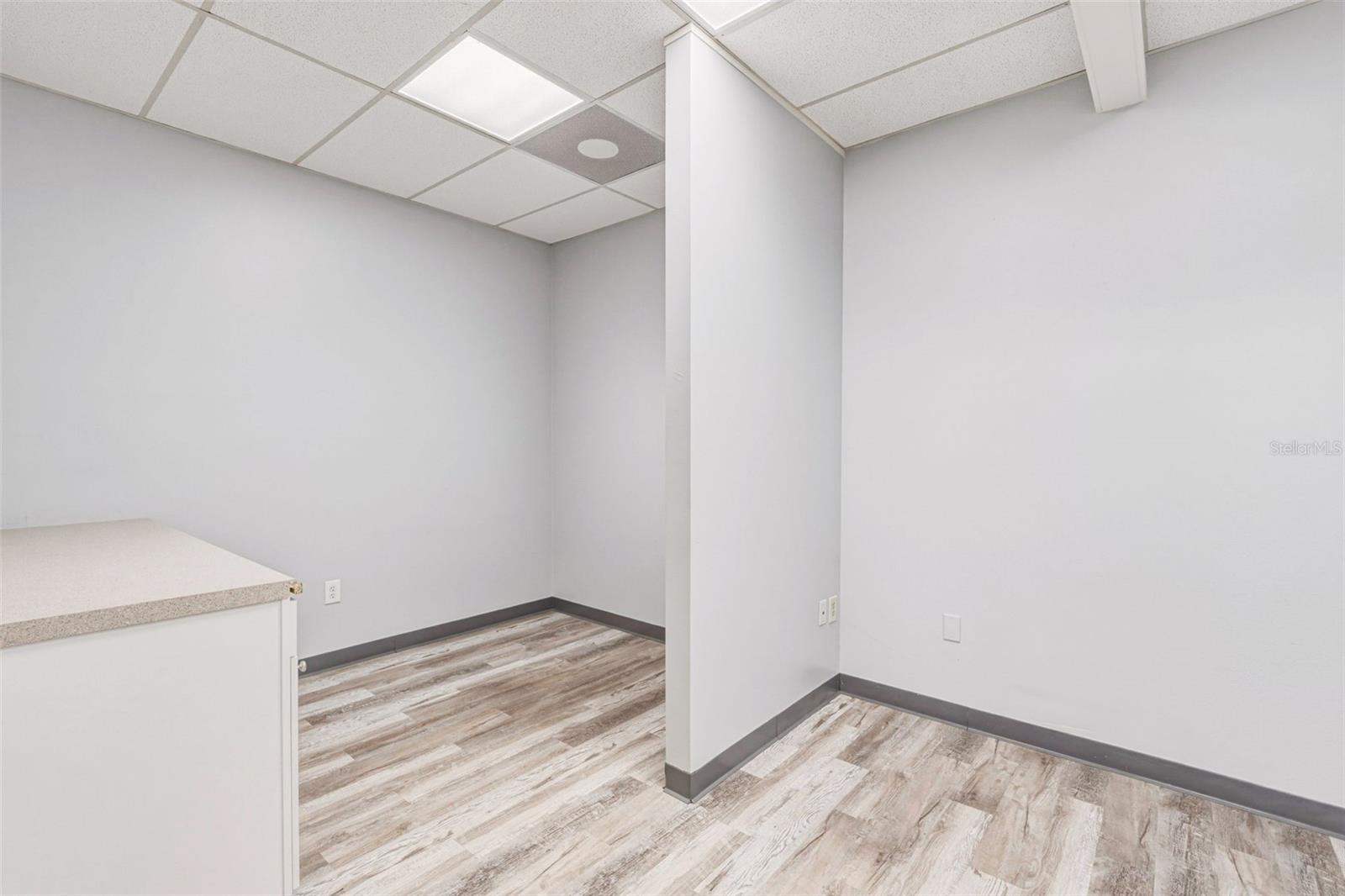 BAY VIEW MANOR - Commercial Sale