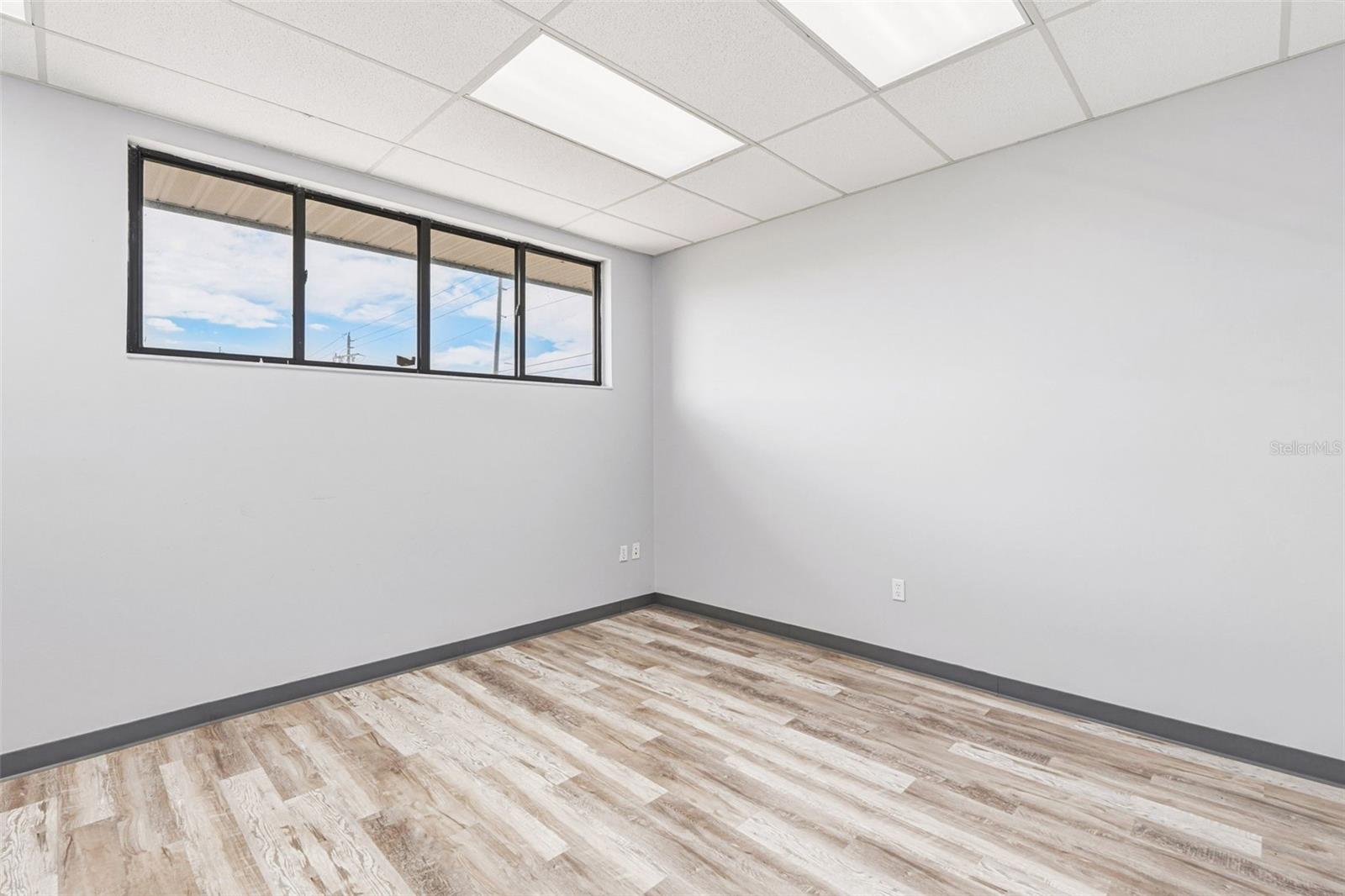 BAY VIEW MANOR - Commercial Sale