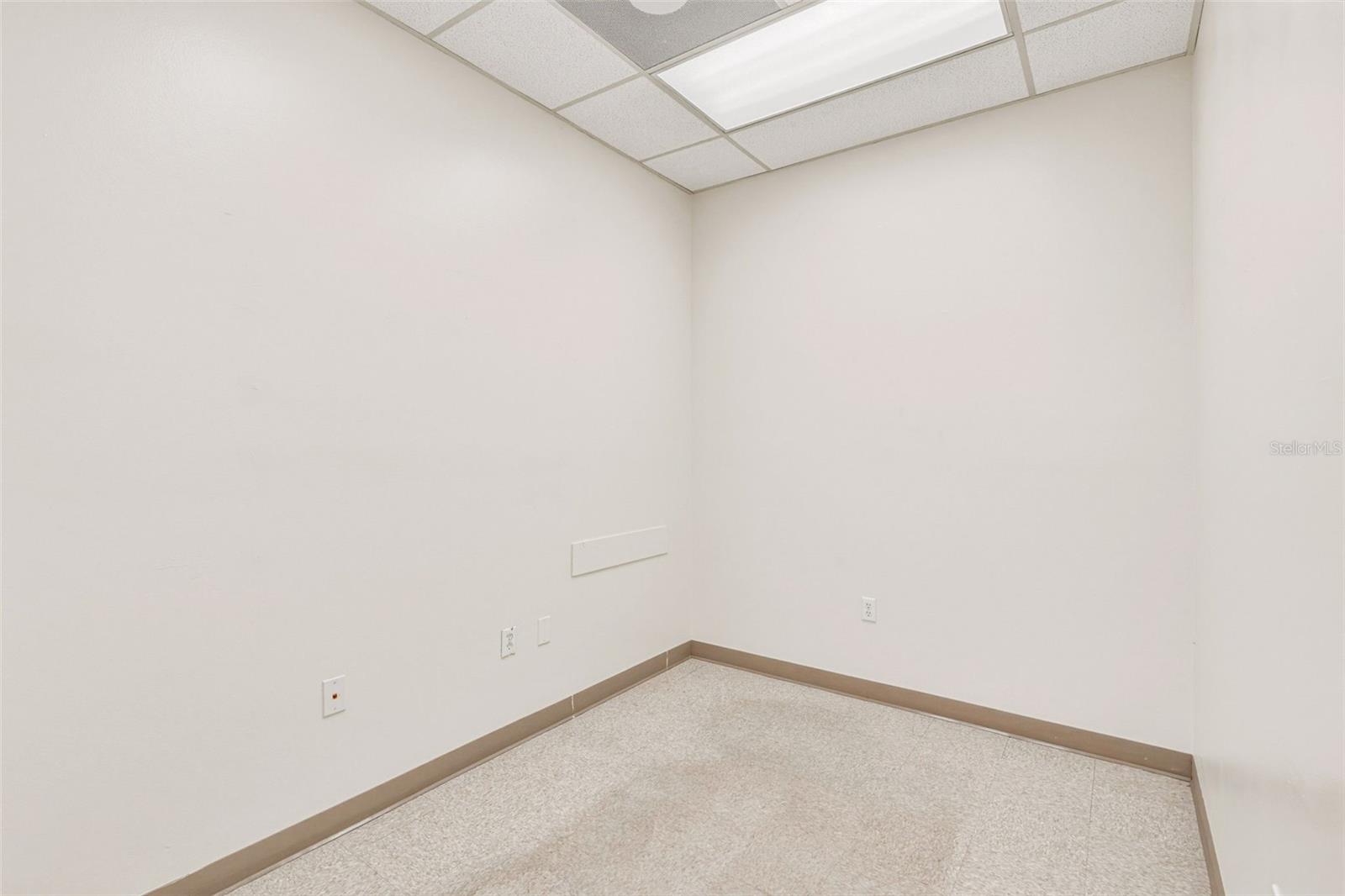 BAY VIEW MANOR - Commercial Sale