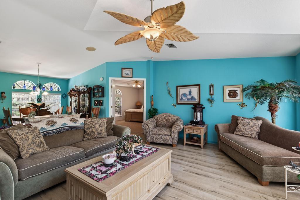 HARDWOOD LNDGS - Residential