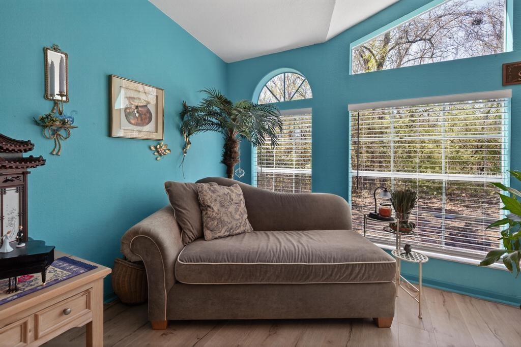 HARDWOOD LNDGS - Residential