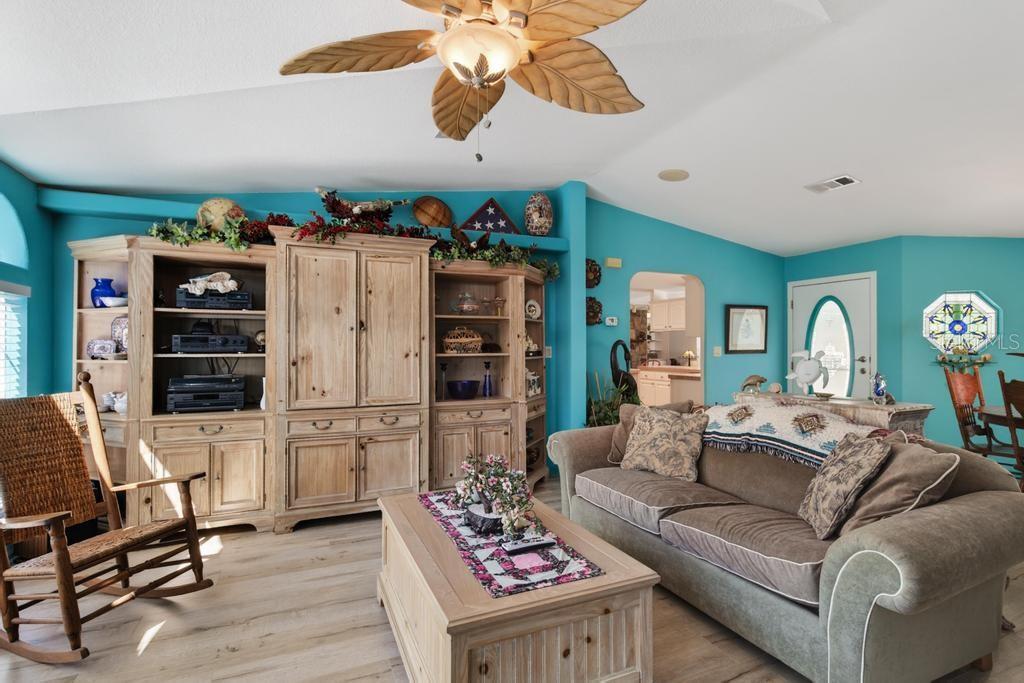 HARDWOOD LNDGS - Residential