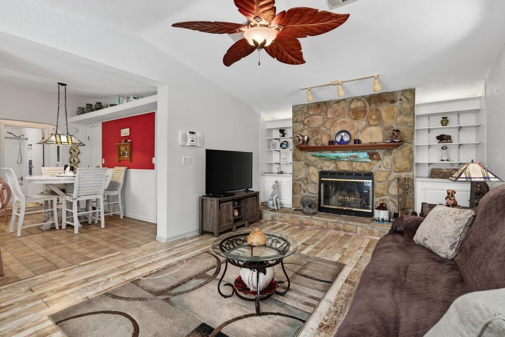 HARDWOOD LNDGS - Residential