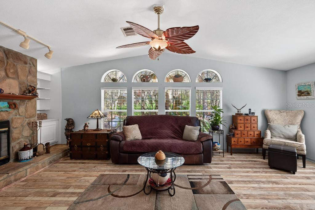 HARDWOOD LNDGS - Residential