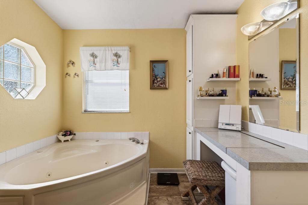 HARDWOOD LNDGS - Residential