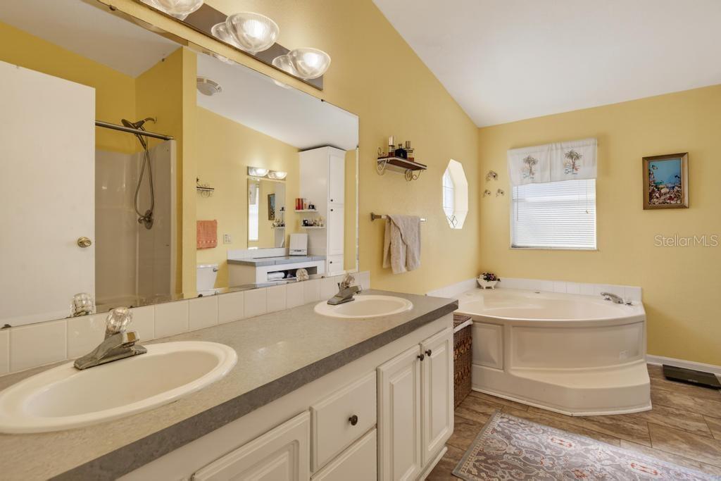 HARDWOOD LNDGS - Residential