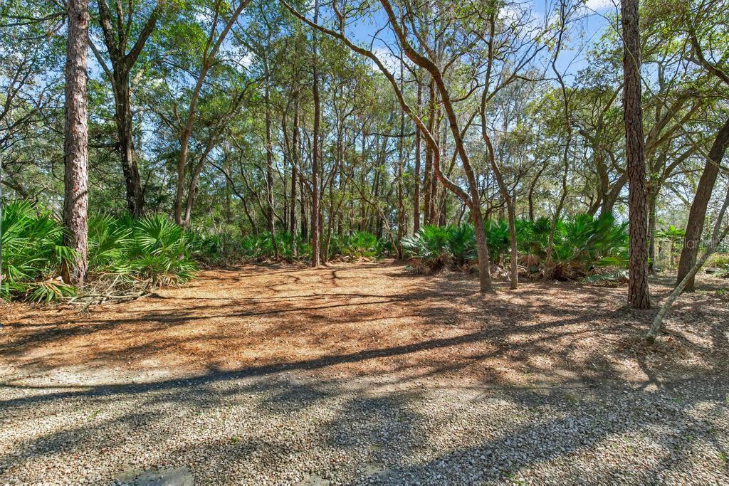 HARDWOOD LNDGS - Residential