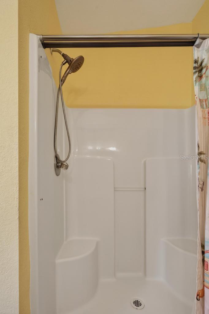 HARDWOOD LNDGS - Residential