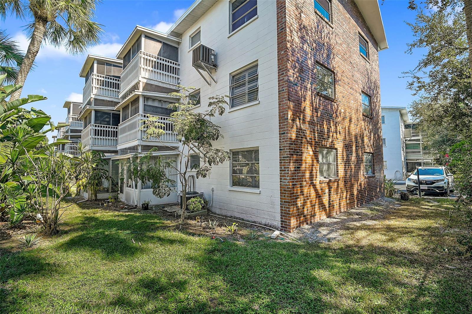 BAYSHORE GARDENS APTS 9 - Residential