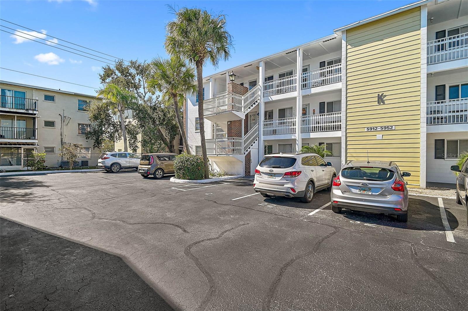 BAYSHORE GARDENS APTS 9 - Residential