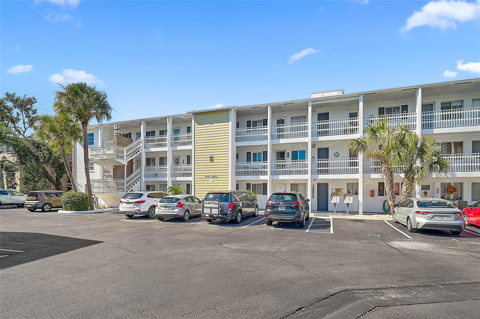 BAYSHORE GARDENS APTS 9 - Residential