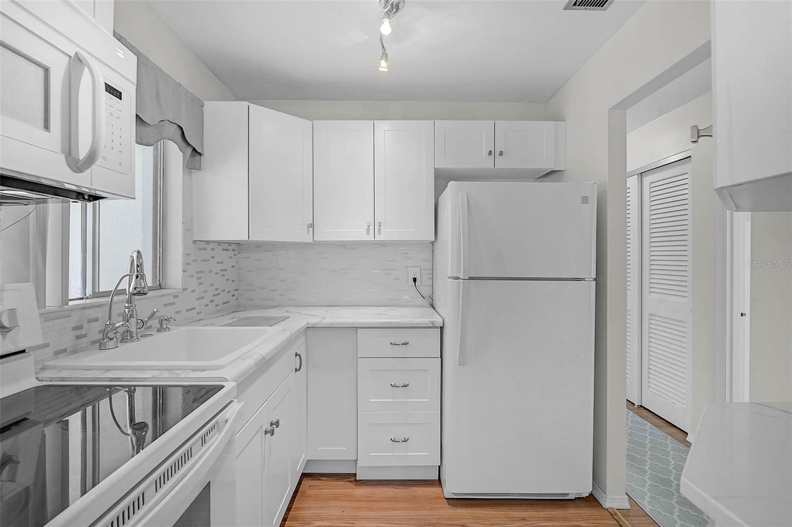 BAYSHORE GARDENS APTS 9 - Residential