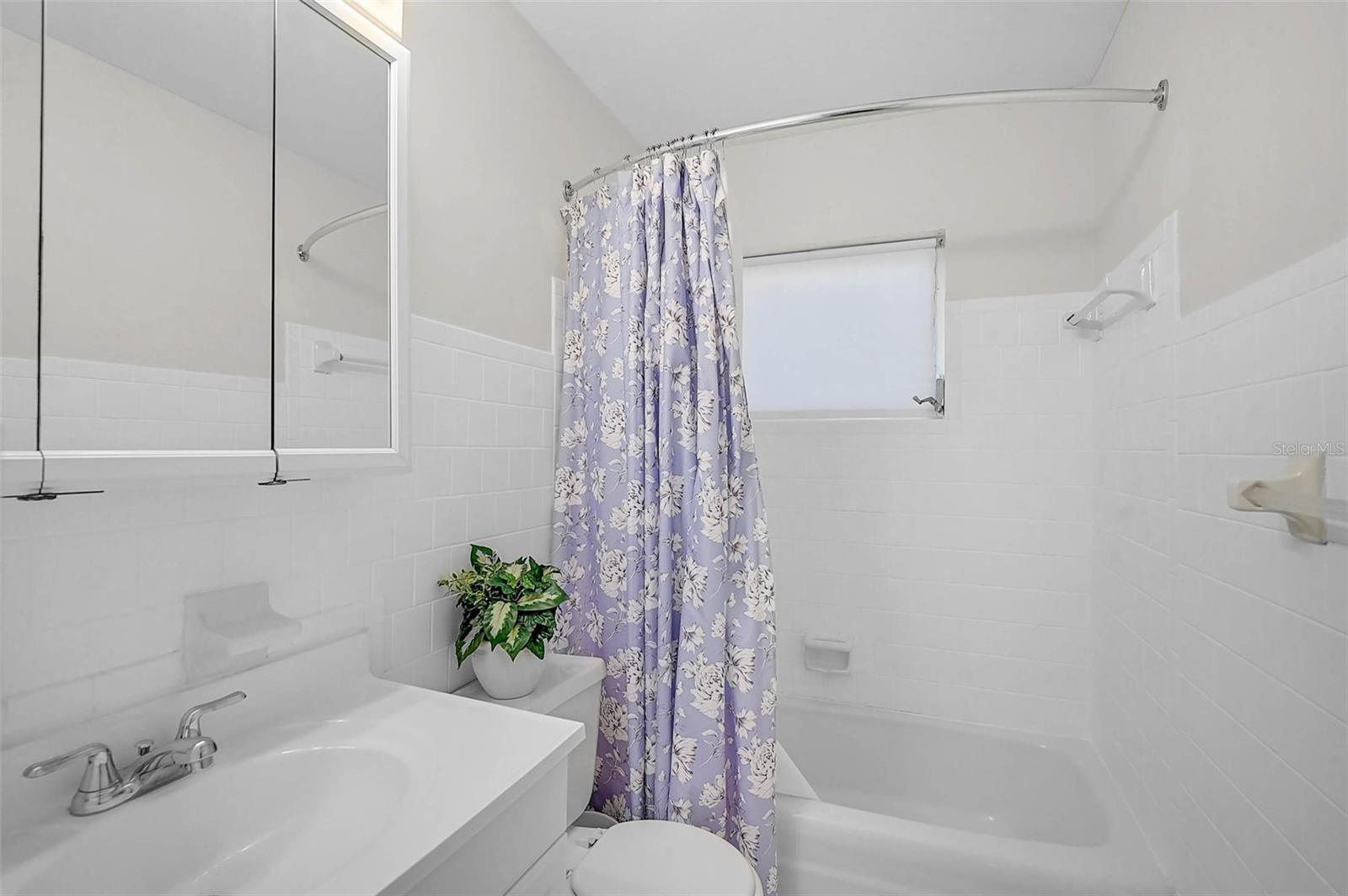 BAYSHORE GARDENS APTS 9 - Residential