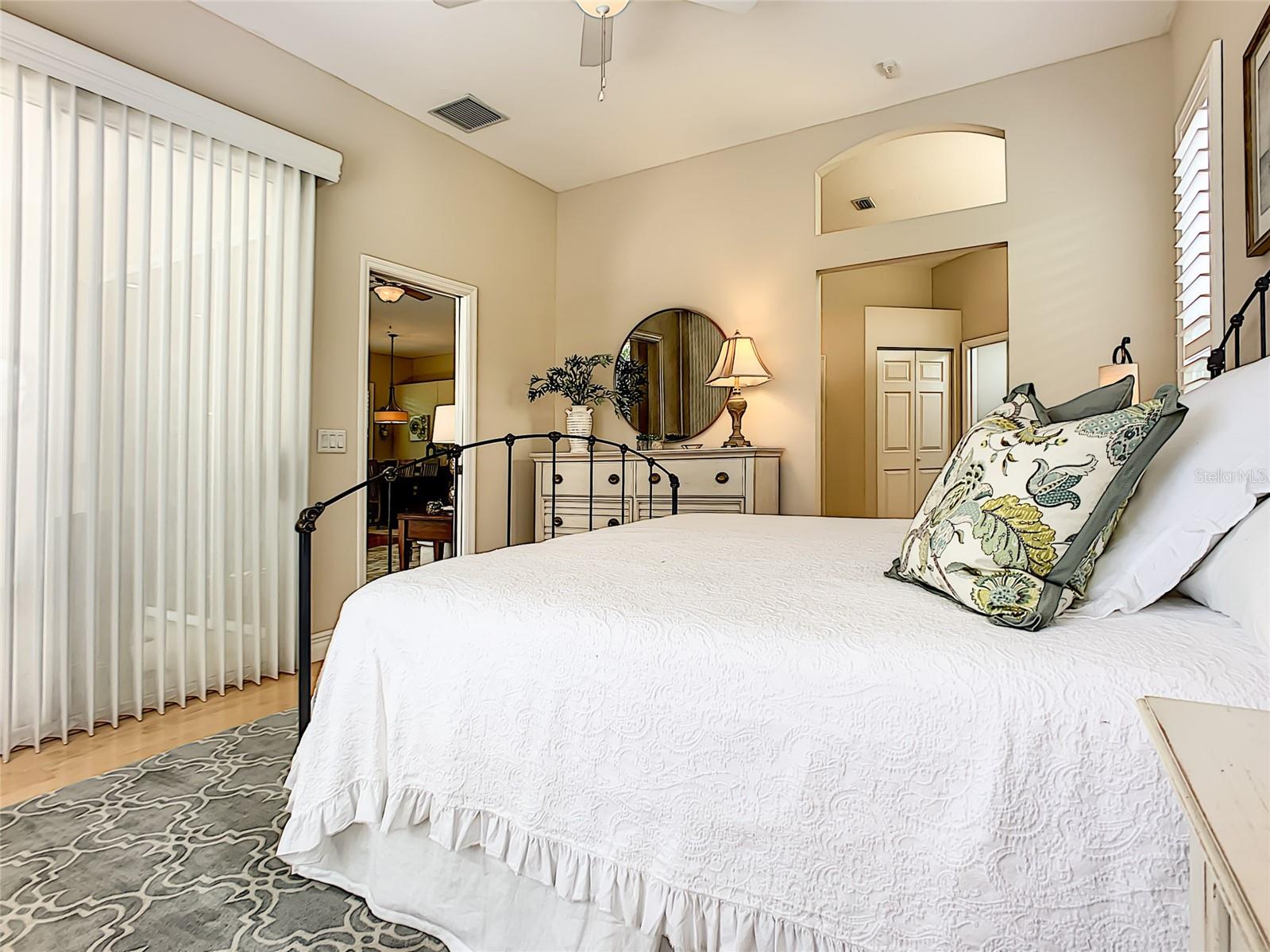 VENICE GOLF & COUNTRY CLUB - Residential Lease