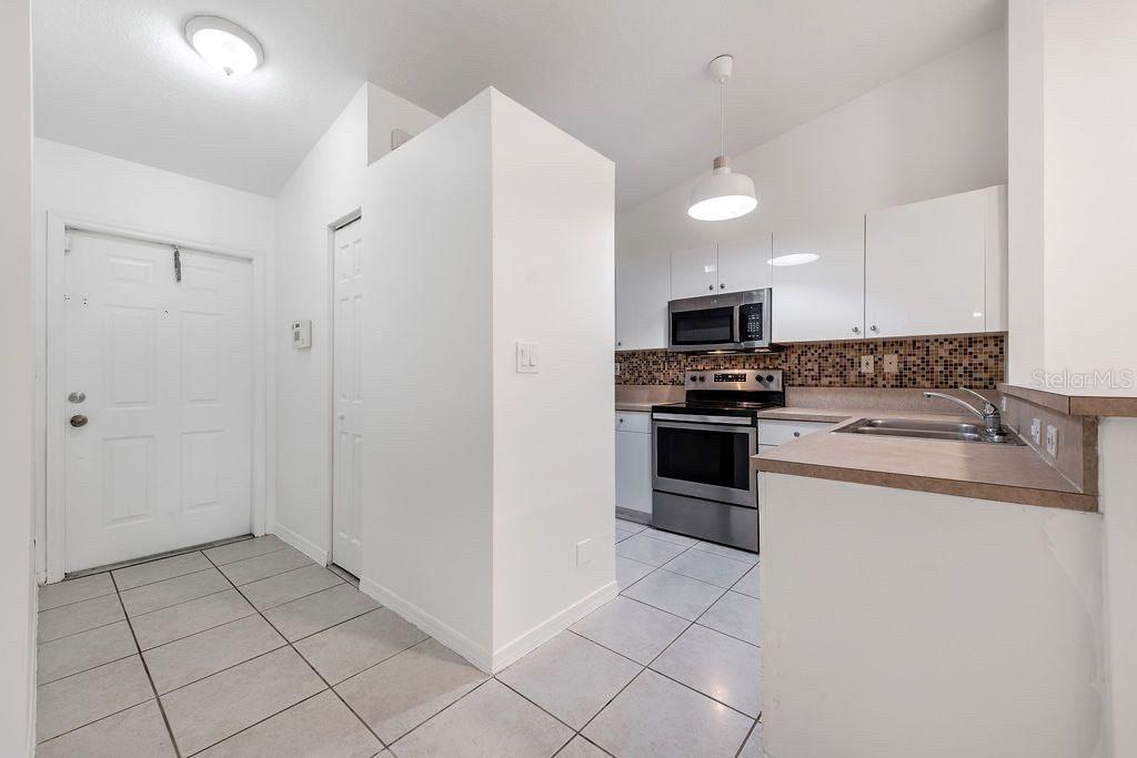 SABAL PALM VILLAS CONDO - Residential Lease