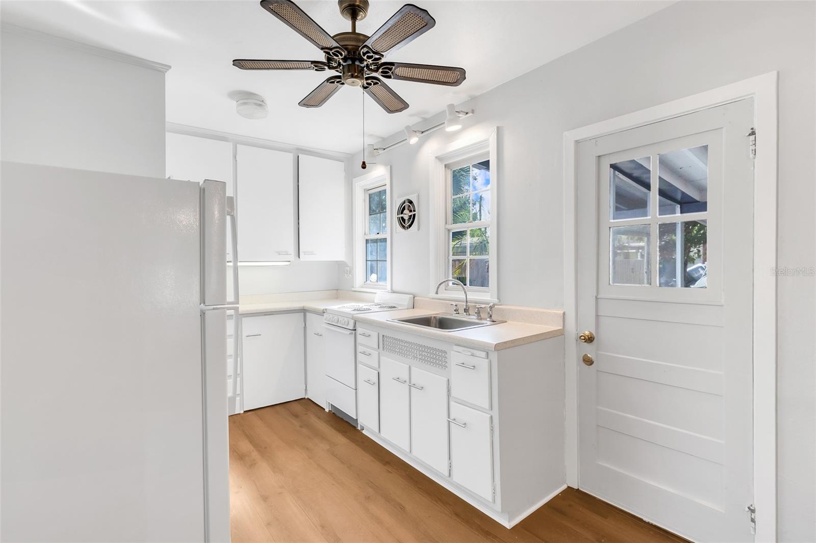 FAIRVIEW SHORES - Residential