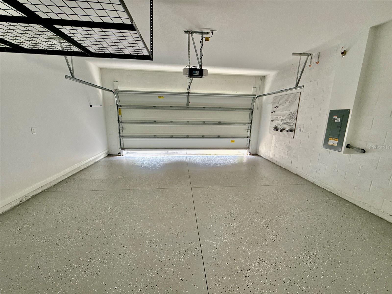 HIDDEN CREEK - Residential