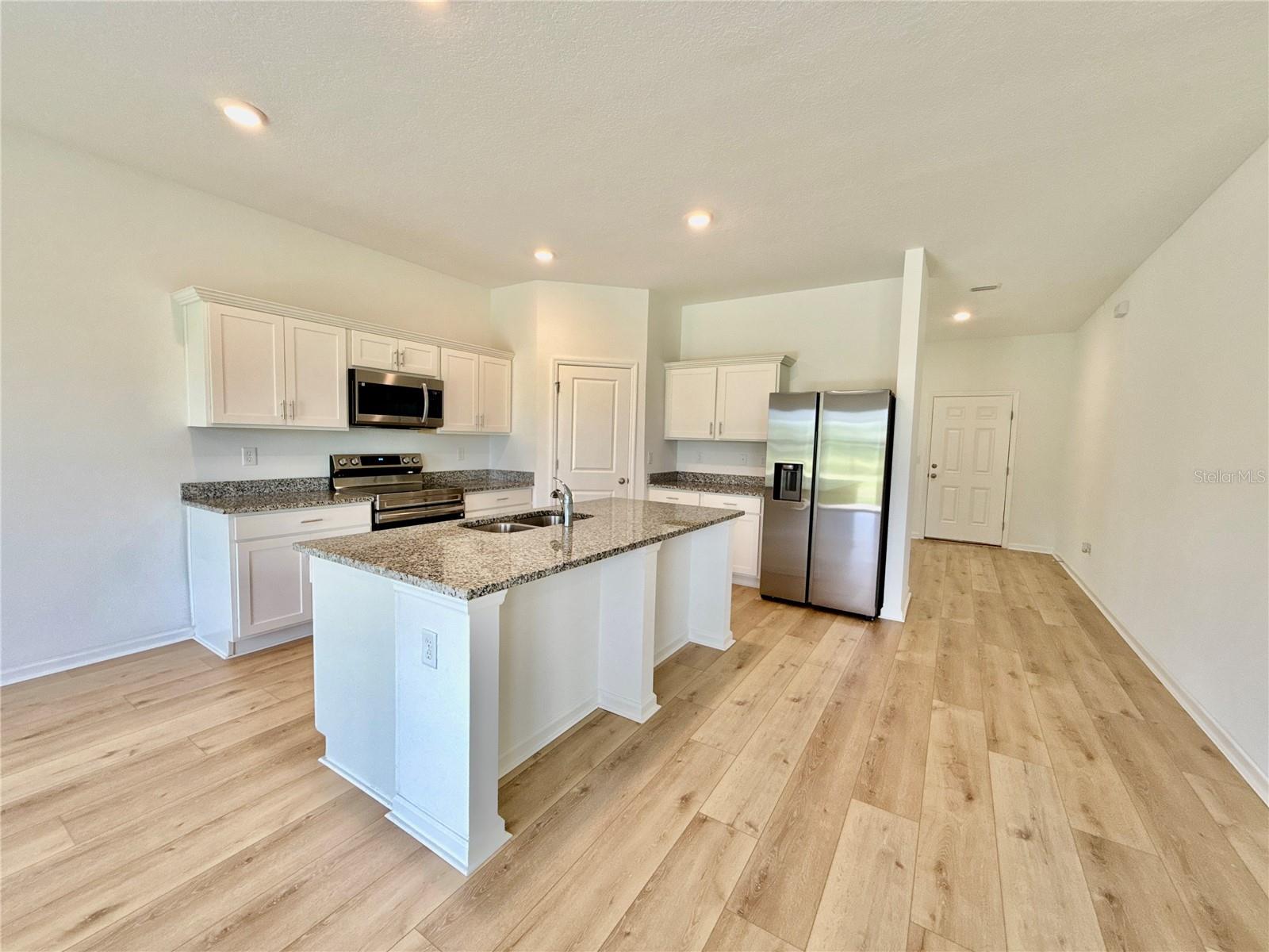 HIDDEN CREEK - Residential