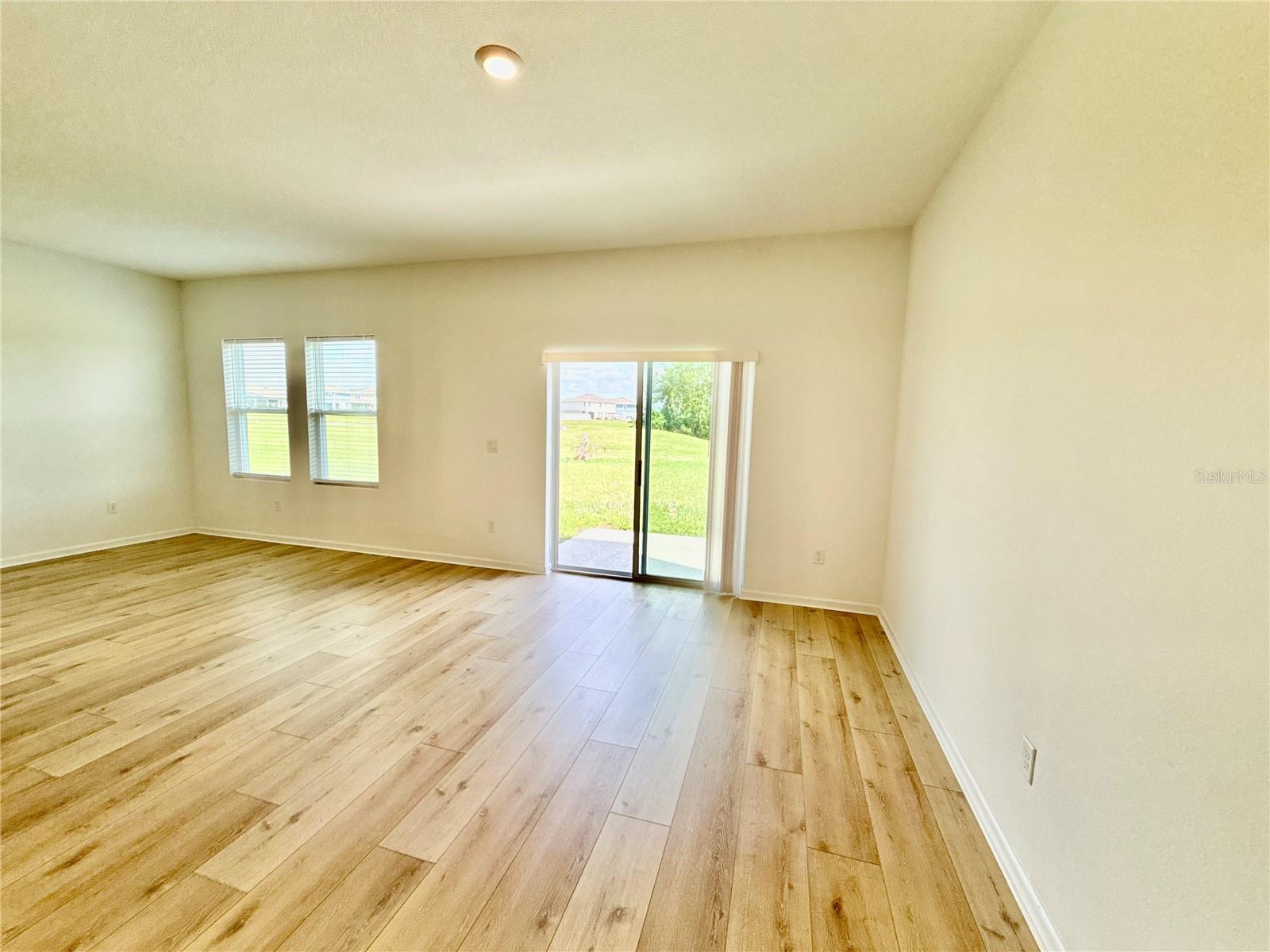 HIDDEN CREEK - Residential