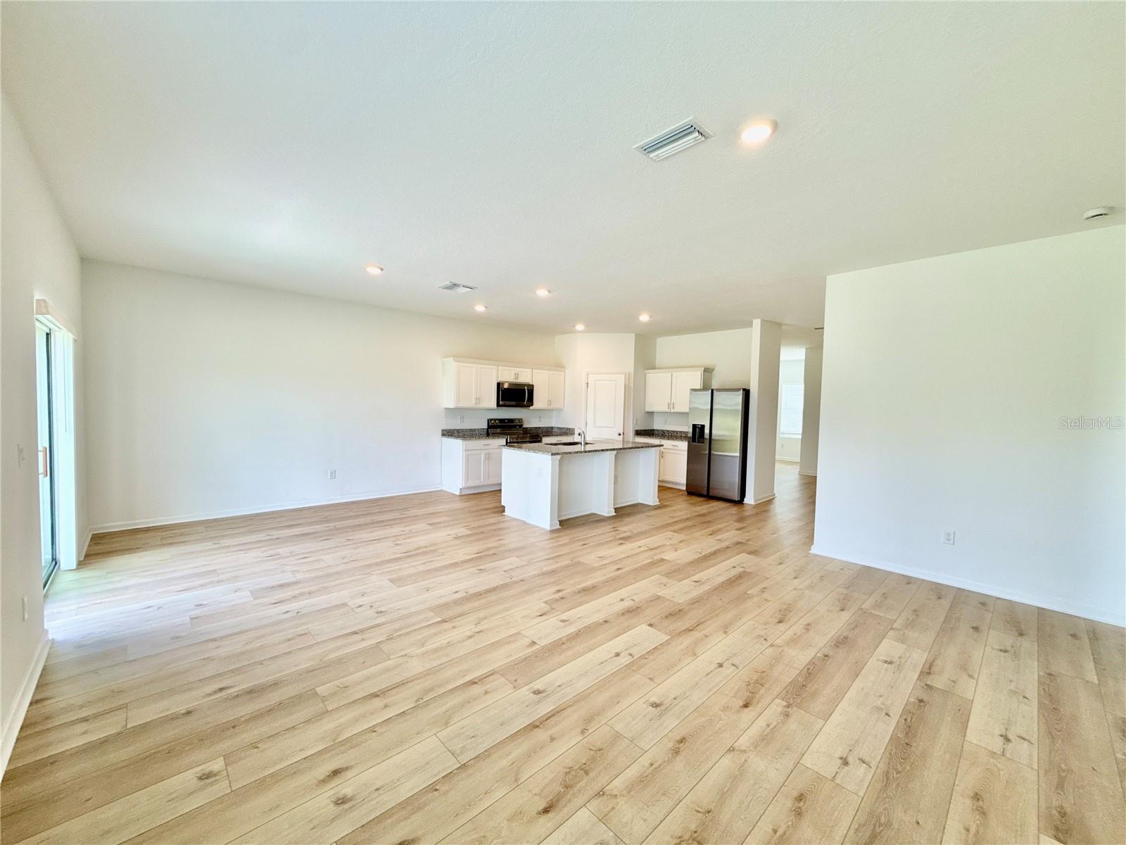 HIDDEN CREEK - Residential