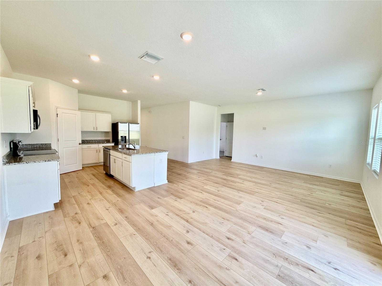 HIDDEN CREEK - Residential