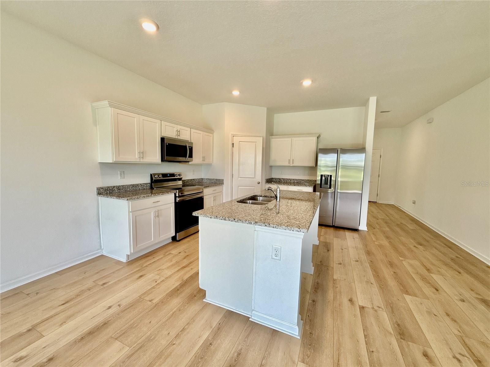 HIDDEN CREEK - Residential