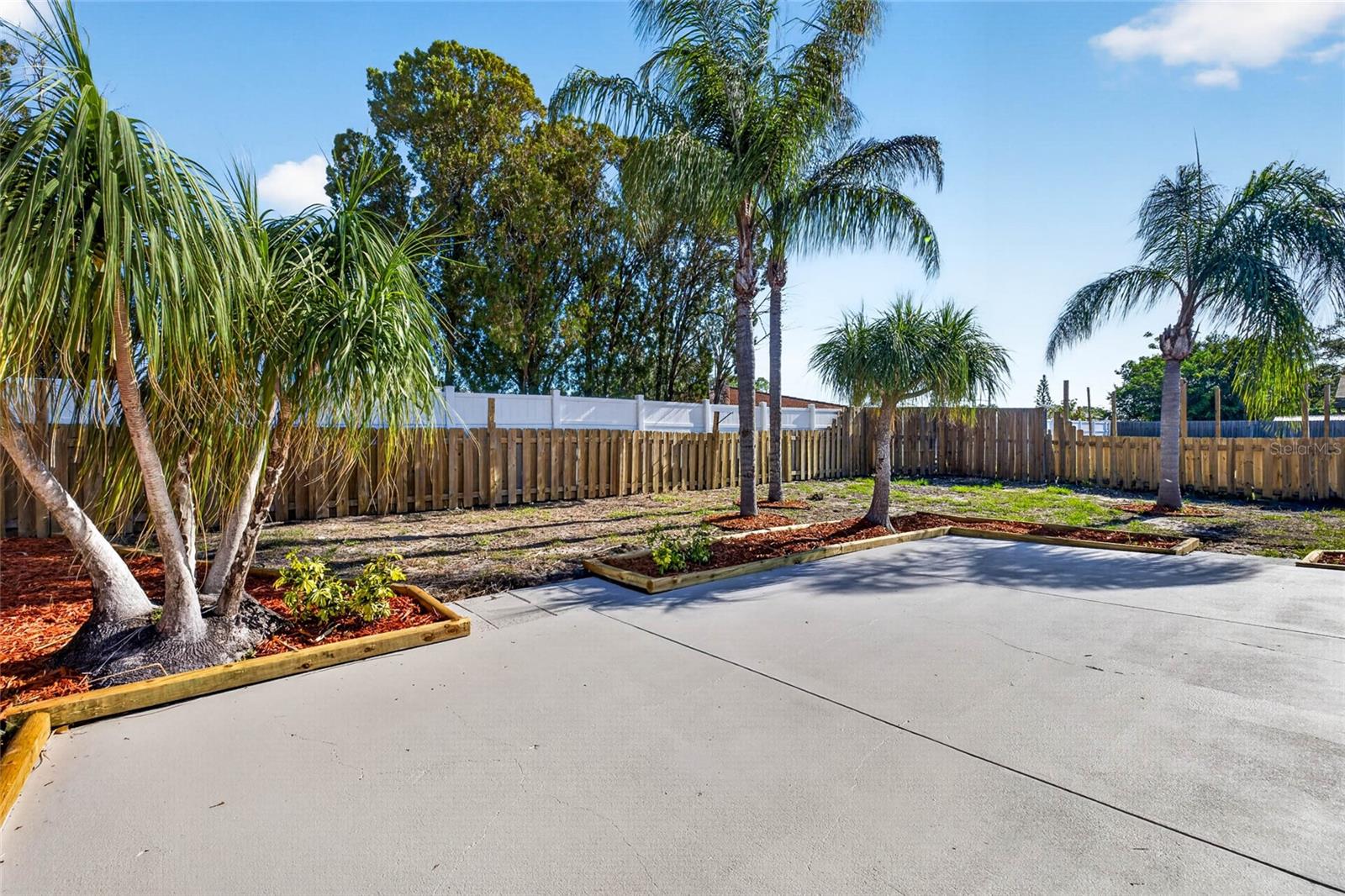 JASMINE LAKES - Residential