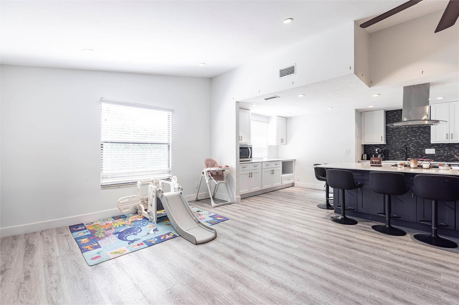 ACREAGE HEADER - Residential