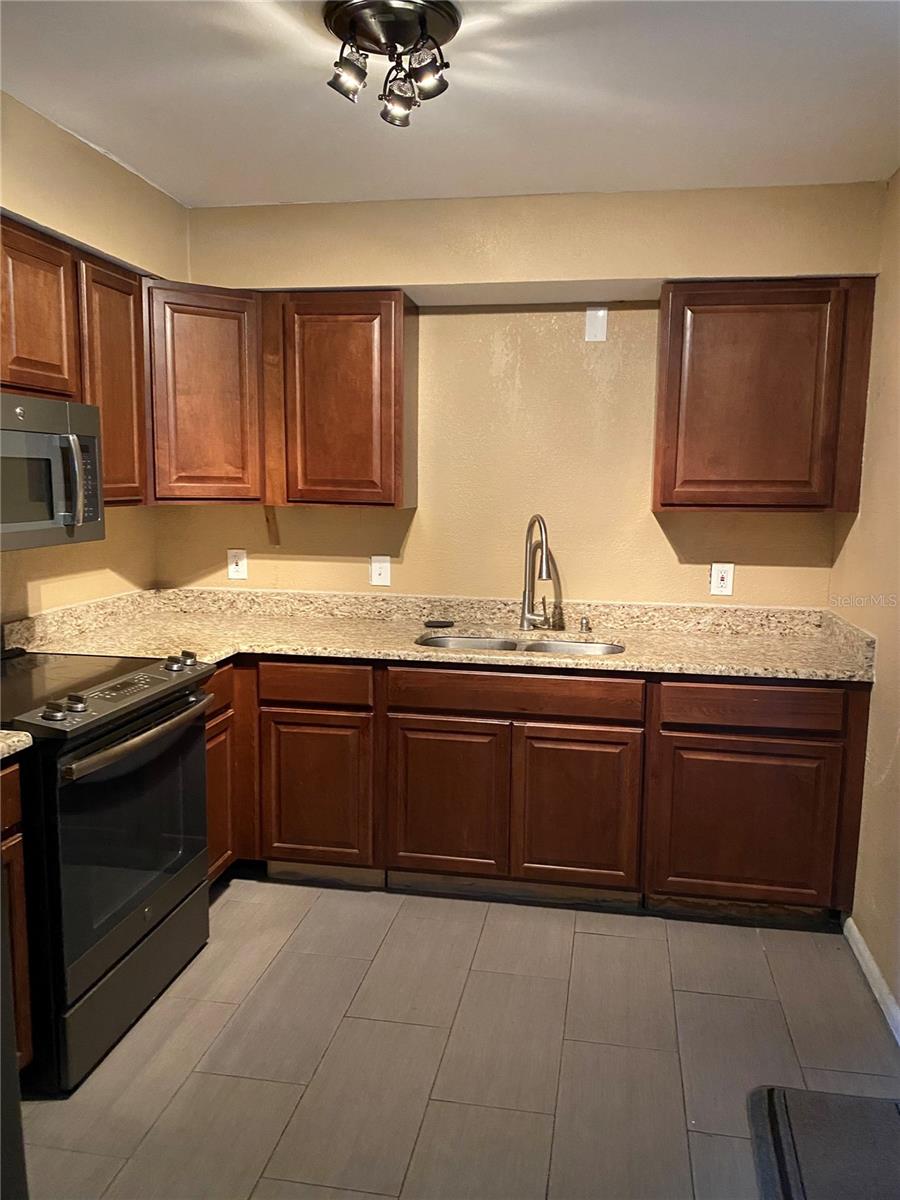 GANDY GARDENS - Residential