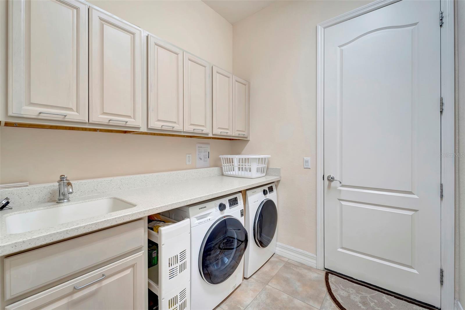 ALHAMBRA/LK MARLIN PH I - Residential