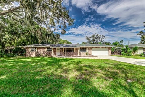 A home in LAKELAND