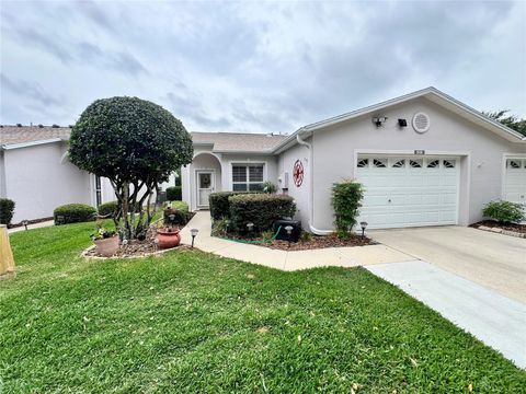 Photo of 549 Golfview Court, Leesburg, FL 34748 (MLS # G5112265)