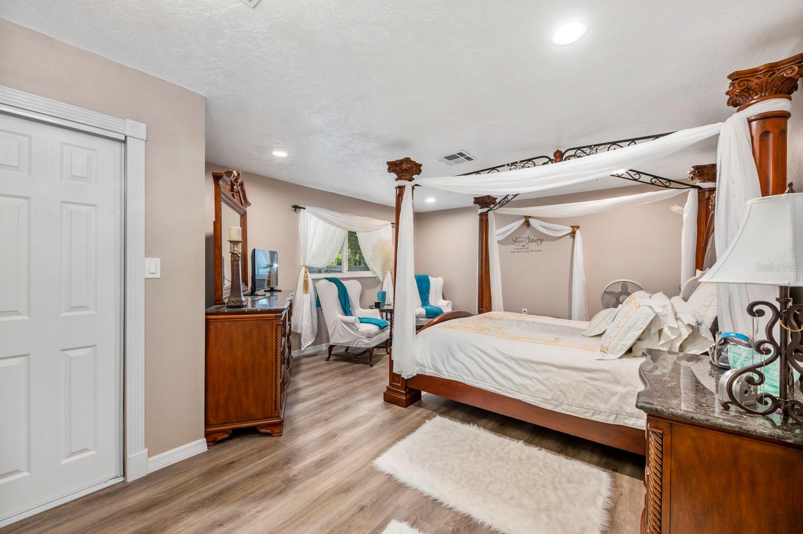 RIDGEWOOD - Residential