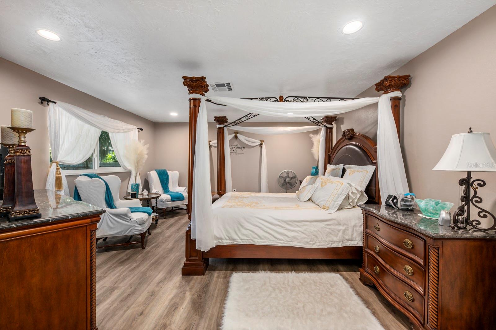 RIDGEWOOD - Residential