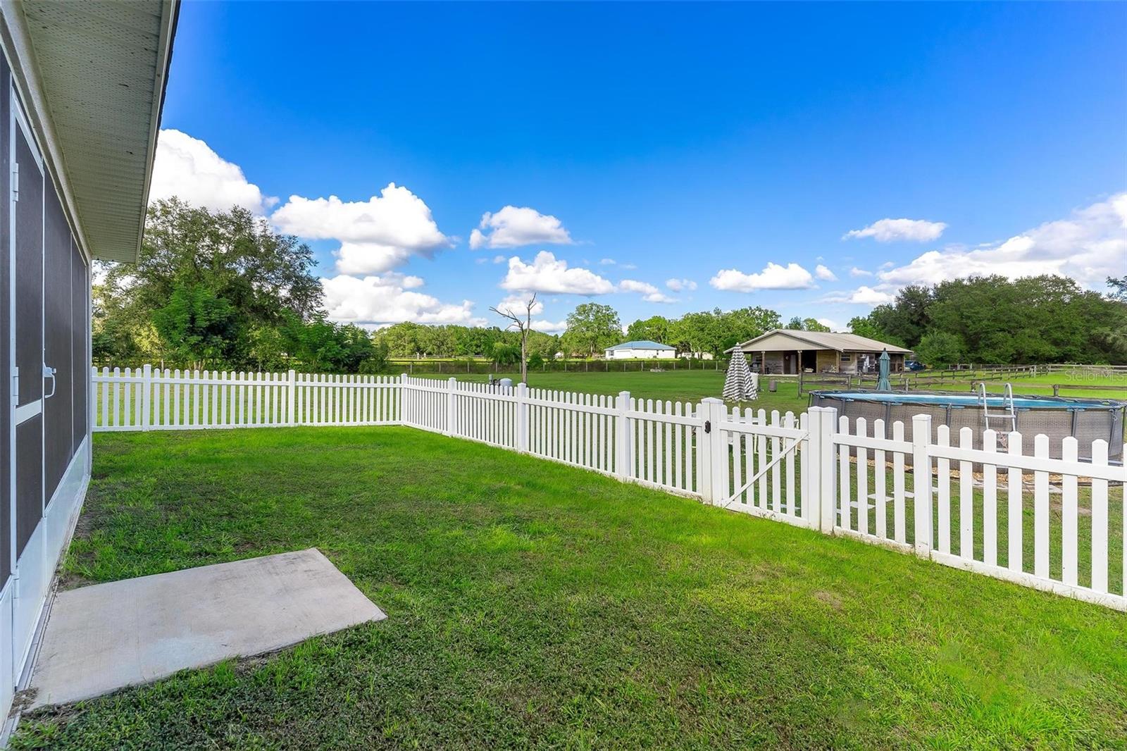 KING GROVE - Residential