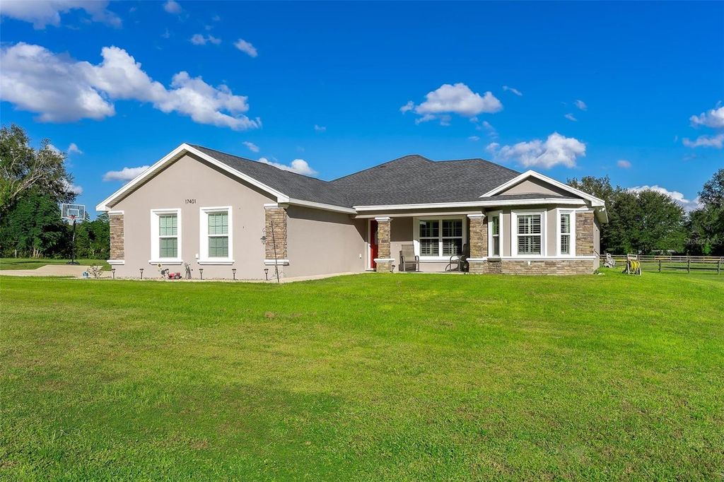 Photo of 17401 SE 150th Avenue Road, Weirsdale, FL 32195 (MLS # G5103585)
