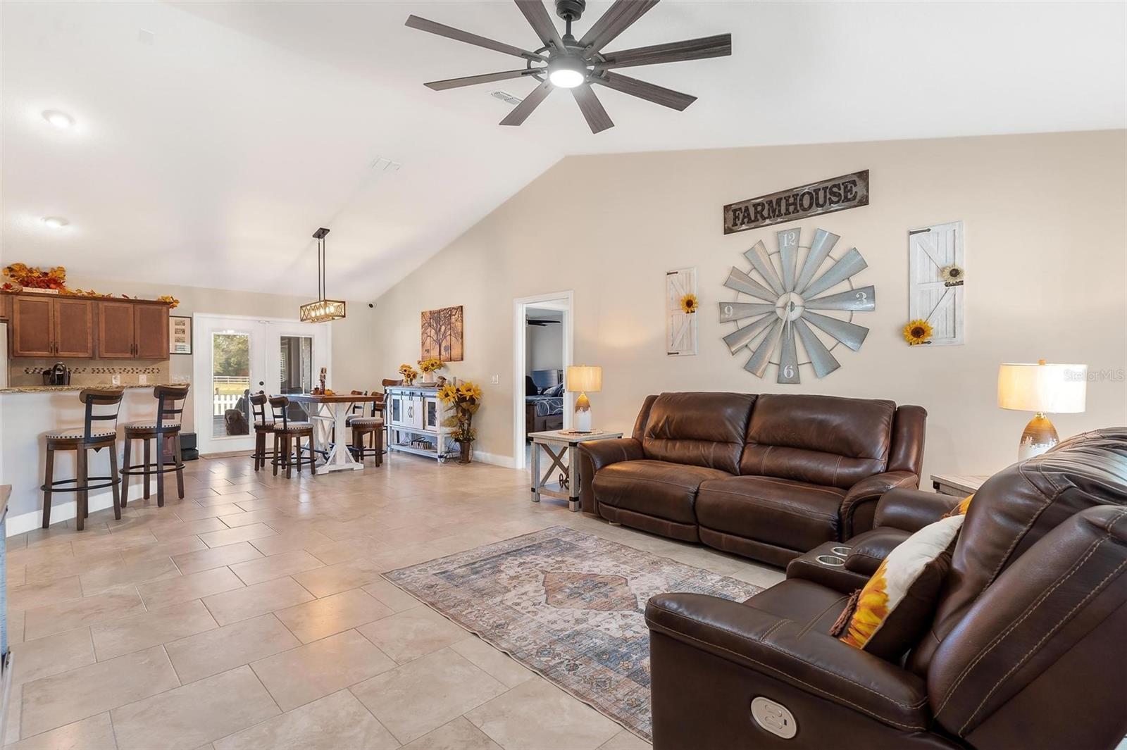 KING GROVE - Residential