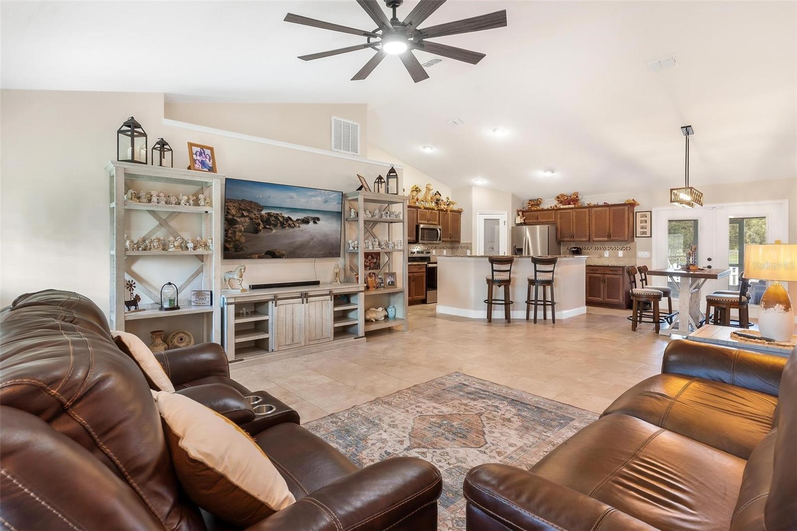 KING GROVE - Residential