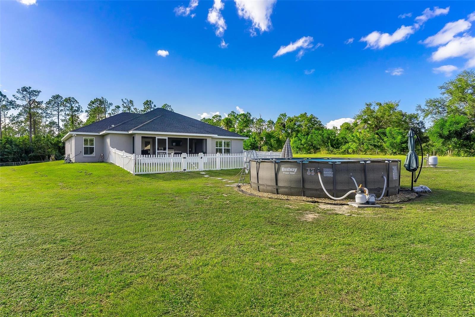 KING GROVE - Residential