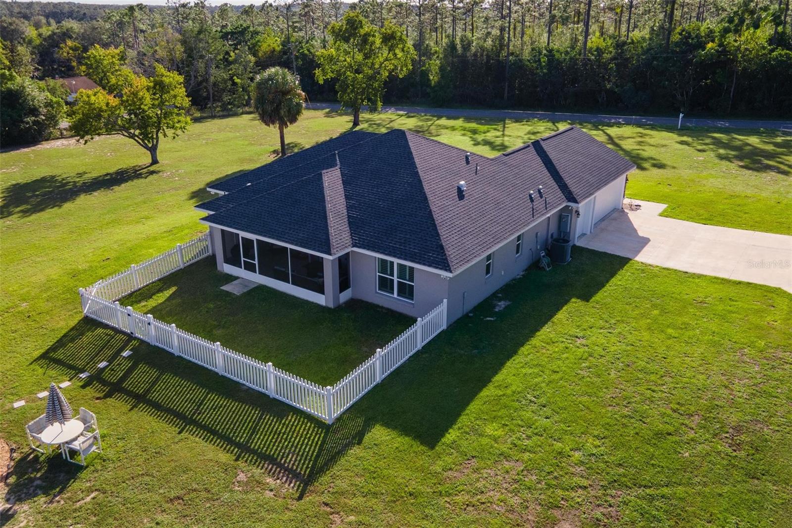 KING GROVE - Residential