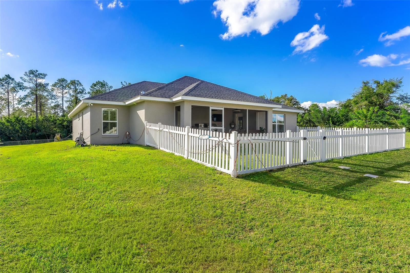 KING GROVE - Residential