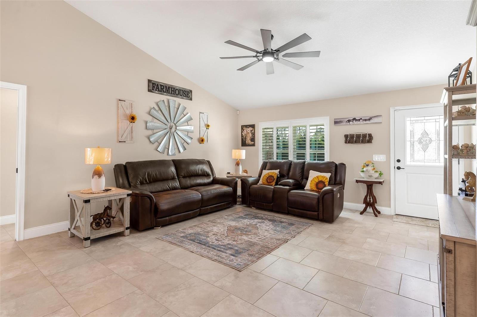 KING GROVE - Residential