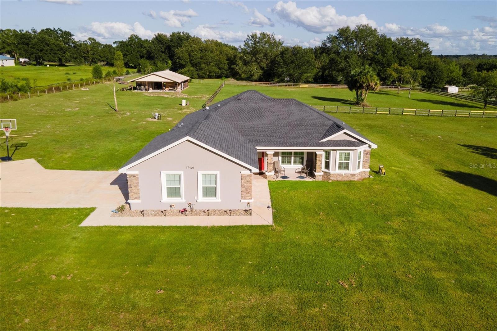 KING GROVE - Residential