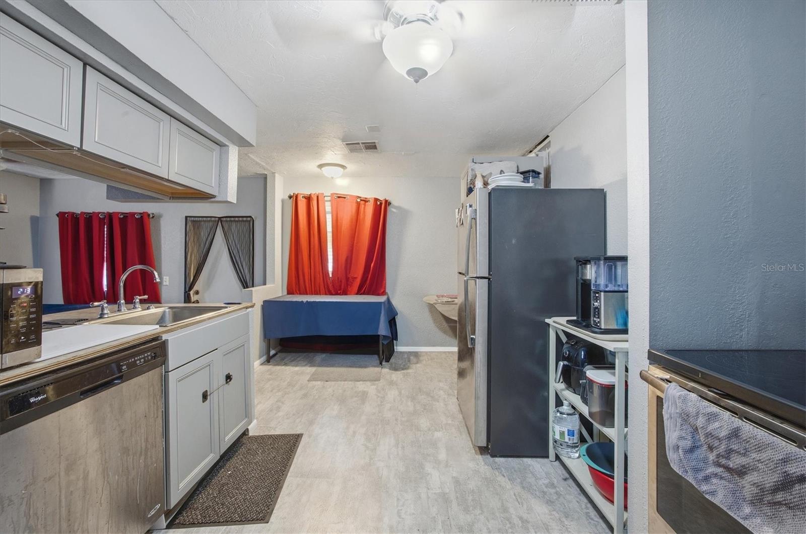 SOUTH VENICE UNIT 28 - Residential