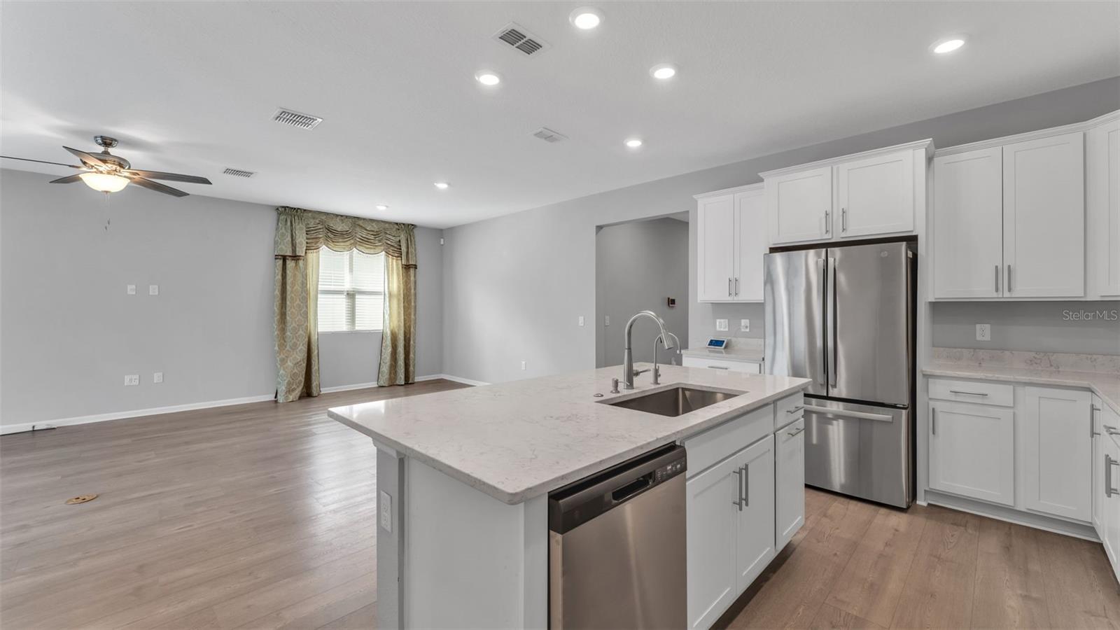 SEASONS AT MATTIE POINTE - Residential